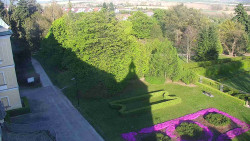 Příjezdová cesta k zámku