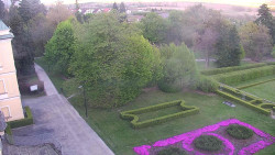 Příjezdová cesta k zámku