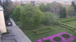 Příjezdová cesta k zámku