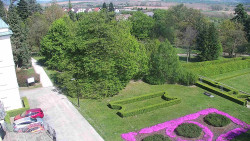 Příjezdová cesta k zámku