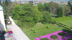 Příjezdová cesta k zámku