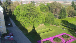 Příjezdová cesta k zámku