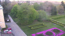 Příjezdová cesta k zámku