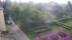 Příjezdová cesta k zámku