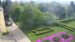 Příjezdová cesta k zámku