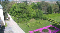 Příjezdová cesta k zámku