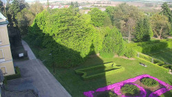 Příjezdová cesta k zámku