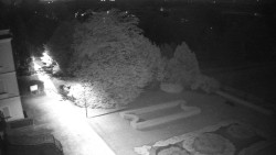 Příjezdová cesta k zámku