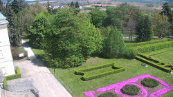 Příjezdová cesta k zámku