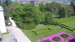 Příjezdová cesta k zámku