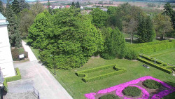 Příjezdová cesta k zámku