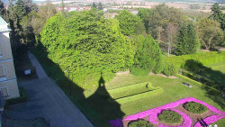 Příjezdová cesta k zámku