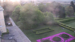 Příjezdová cesta k zámku