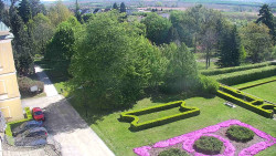 Příjezdová cesta k zámku