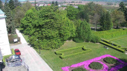 Příjezdová cesta k zámku