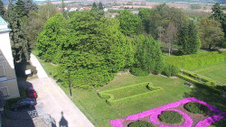 Příjezdová cesta k zámku