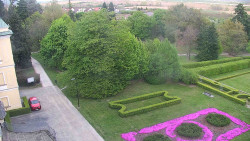 Příjezdová cesta k zámku