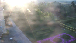 Příjezdová cesta k zámku