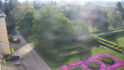 Příjezdová cesta k zámku