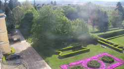 Příjezdová cesta k zámku