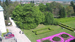 Příjezdová cesta k zámku