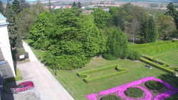 Příjezdová cesta k zámku