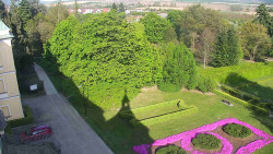 Příjezdová cesta k zámku