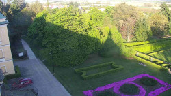 Příjezdová cesta k zámku