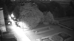 Příjezdová cesta k zámku