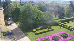 Příjezdová cesta k zámku