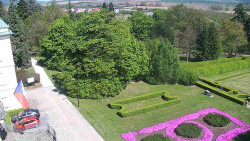 Příjezdová cesta k zámku