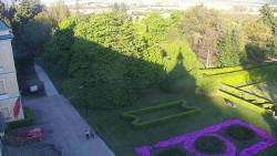 Příjezdová cesta k zámku