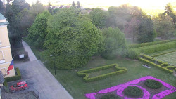 Příjezdová cesta k zámku