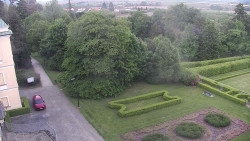 Příjezdová cesta k zámku