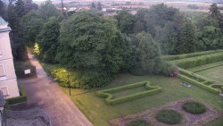 Příjezdová cesta k zámku