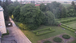 Příjezdová cesta k zámku
