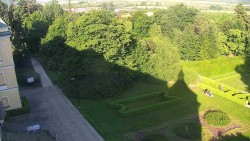 Příjezdová cesta k zámku