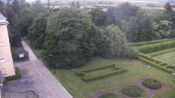 Příjezdová cesta k zámku