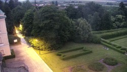 Příjezdová cesta k zámku
