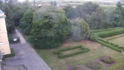 Příjezdová cesta k zámku