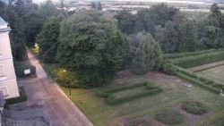 Příjezdová cesta k zámku