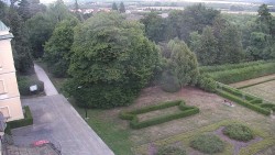 Příjezdová cesta k zámku