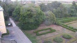 Příjezdová cesta k zámku