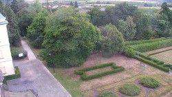 Příjezdová cesta k zámku