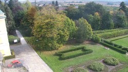 Příjezdová cesta k zámku