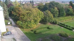 Příjezdová cesta k zámku