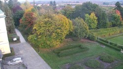 Příjezdová cesta k zámku