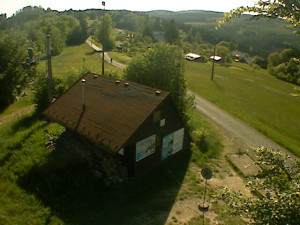 Skiareál Troják - Kamera na svahu B, horní stanice - 3.6.2023 v 17:09