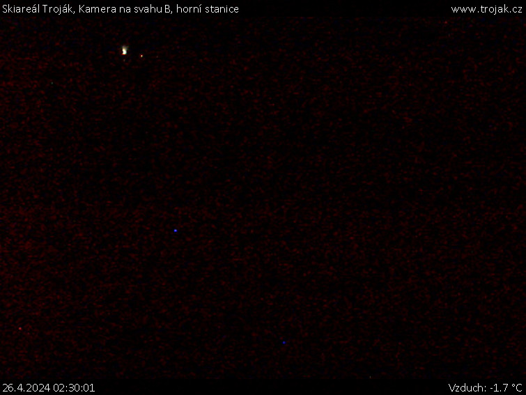 Skiareál Troják - Kamera na svahu B, horní stanice - 26.4.2024 v 02:30