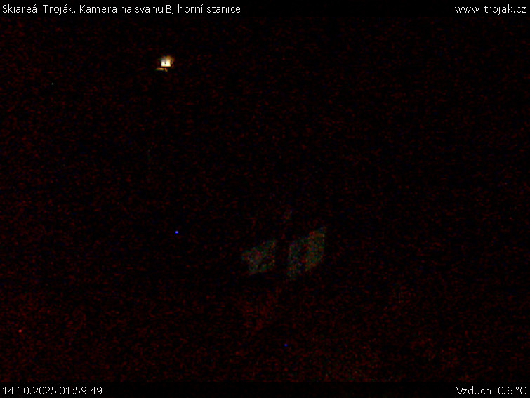Skiareál Troják - Kamera na svahu B, horní stanice - 14.10.2025 v 01:59 Skiareál Troják - Kamera na svahu B, horní stanice - 14.10.2025 v 01:59